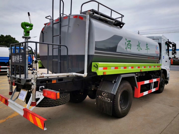 東風(fēng)D312噸灑水車