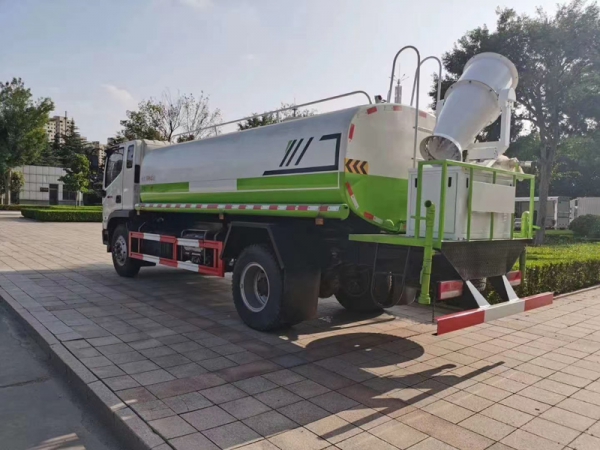 福田瑞沃灑水車（12噸）