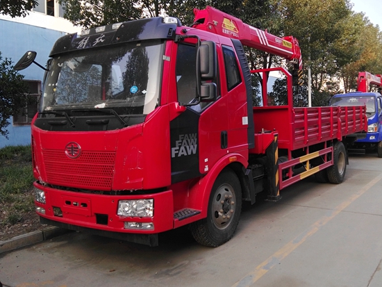 解放J6單橋8噸隨車吊