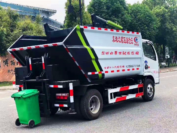 東風小多利卡國六7方無泄漏后裝式壓縮垃圾車