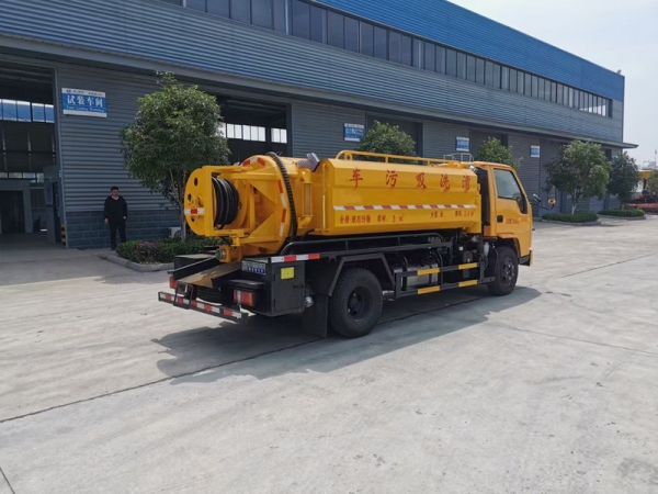 江鈴順達5方清洗吸污車，地下室專用
