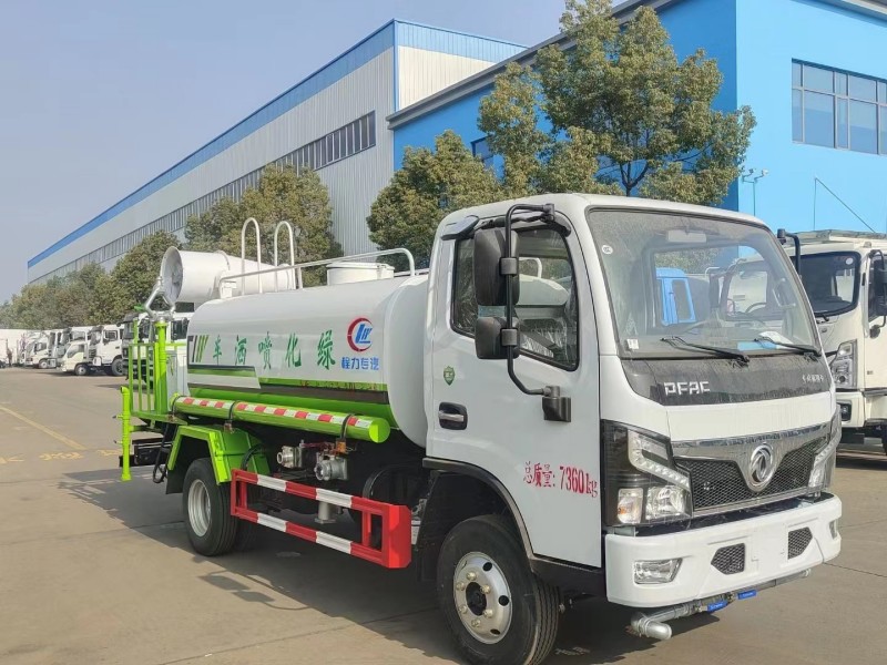 小多利卡5噸綠化噴灑車(chē)，30米打藥車(chē)
